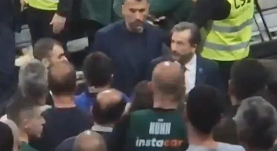 Велики скандал послије меча: Тренер Ефеса се сукобио са грчким навијачима!