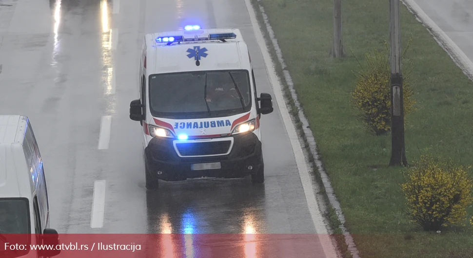 Судар Хитне помоћи и мотоцикла, има тешко повријеђених
