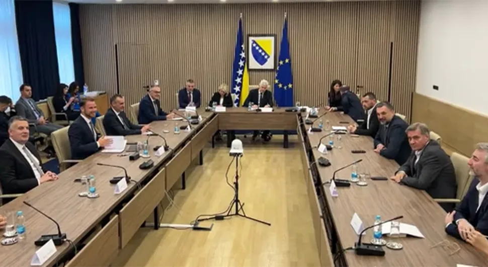 Опозиција из Српске отишла у Сарајево по парче власти: Састанчили са тројком и ХДЗ-ом