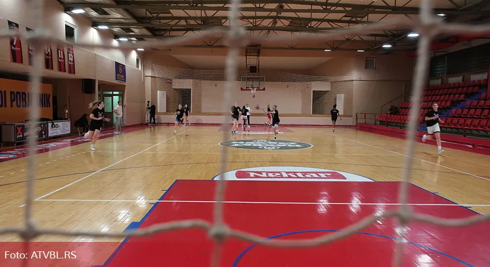 Орлови и Лавови у борби за трофеј