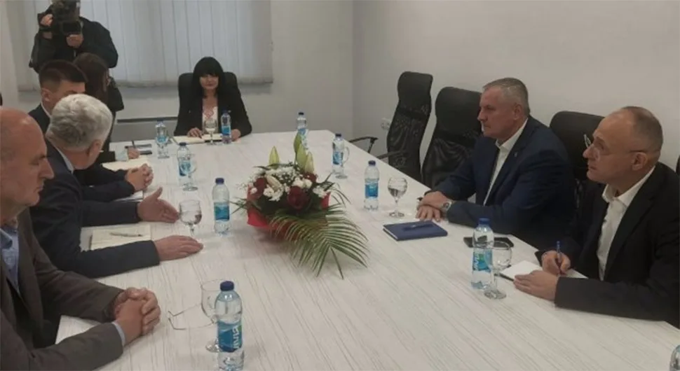 Вишковић разговарао са Продановићем о финансирању пројеката у Братунцу