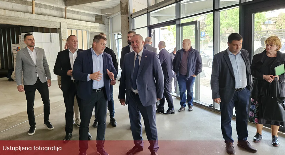 Вишковић обишао факултет на Палама; У пројекат изградње уложено више од 10 милиона КМ