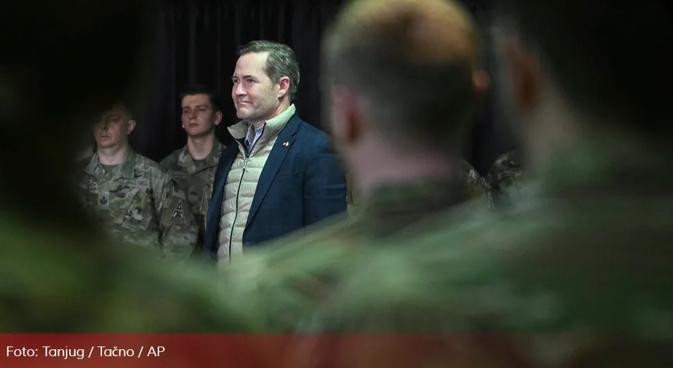 Потрес у Вашингтону: Мајк Волц подноси оставку?