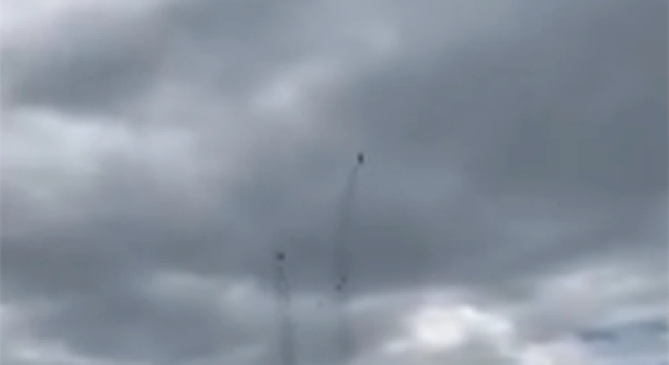 Борбени авиони изнад Ваљева - ВИДЕО