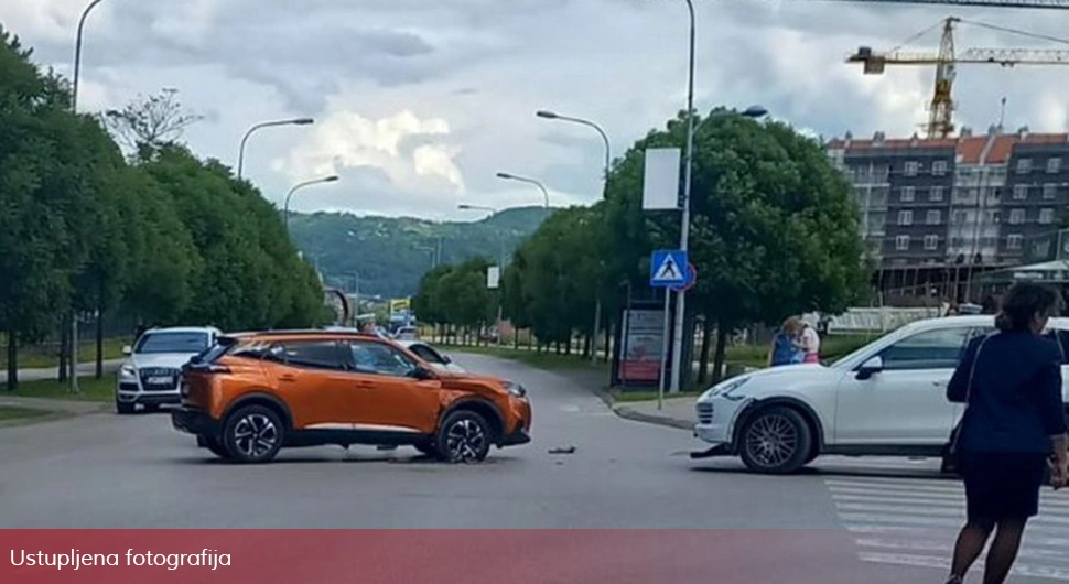 Судар ''пежоа'' и ''поршеа'' у Бањалуци