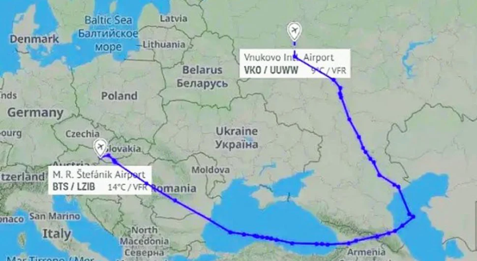Фицов авион кренуо у Москву