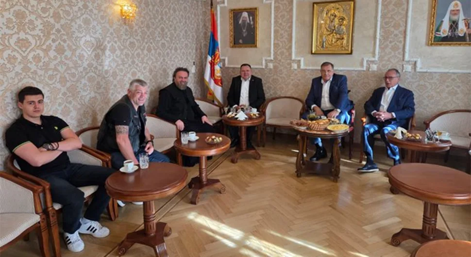 Предсједник Српске посјетио Подворје СПЦ у Москви