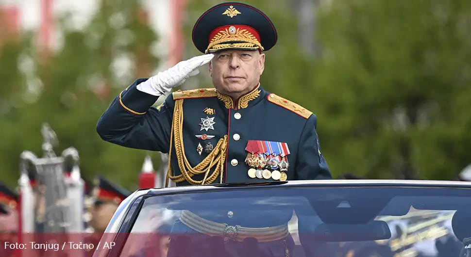 Генерал који је командовао Парадом побједе иде на другу функцију