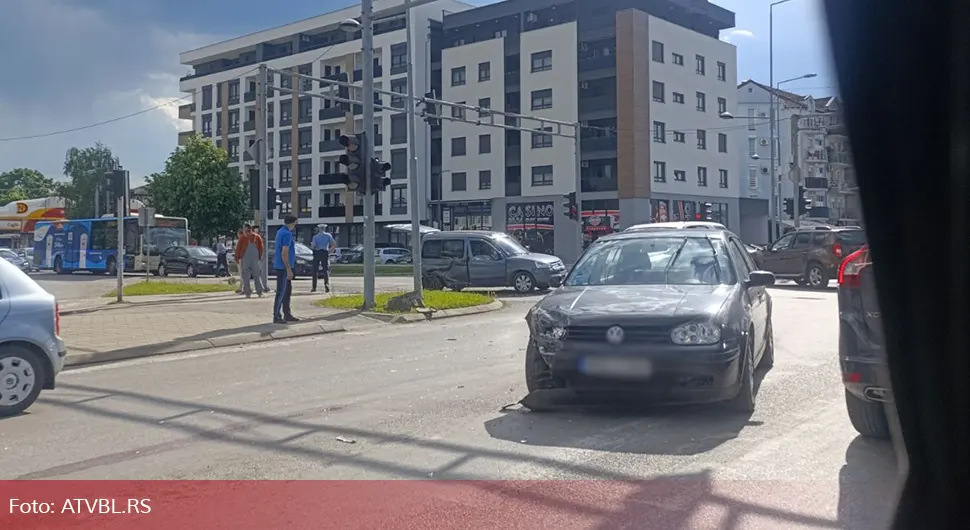 Бањалука: Удес у Лазареву, настале велике гужве