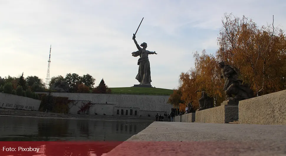 Тијело угледног руског професора пронађено у глави славног кипа