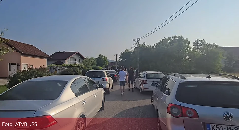 Хаос у Теслићу: Присталице Милана Миличевића блокирају пут