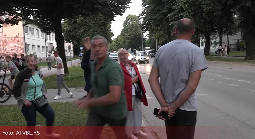 Миличевићев присталица насрнуо на сниматеља АТВ-а - ВИДЕО