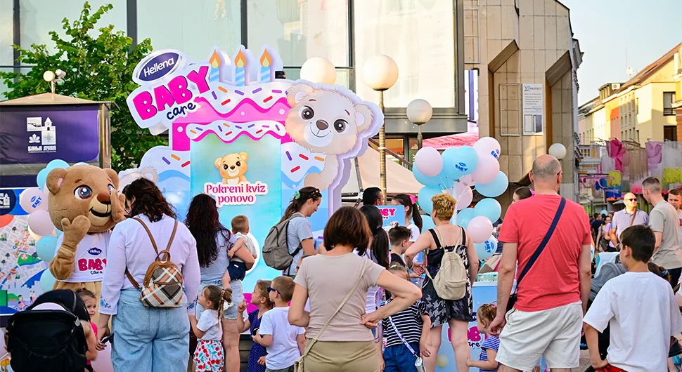 Hellena Baby Care i Led Media донијели слављеничку атмосферу на улице Бањалуке