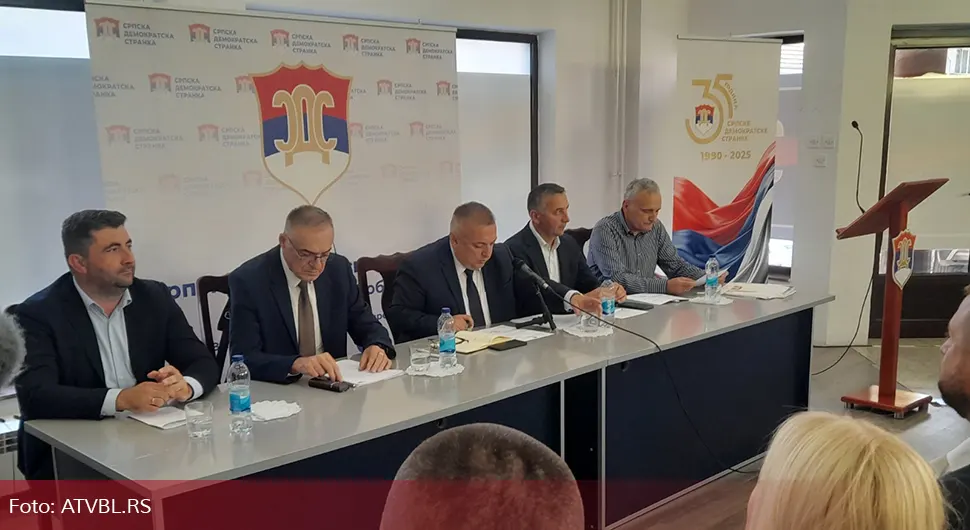 Тапшали Миличевића по раменима, а сада... Нож у леђа!