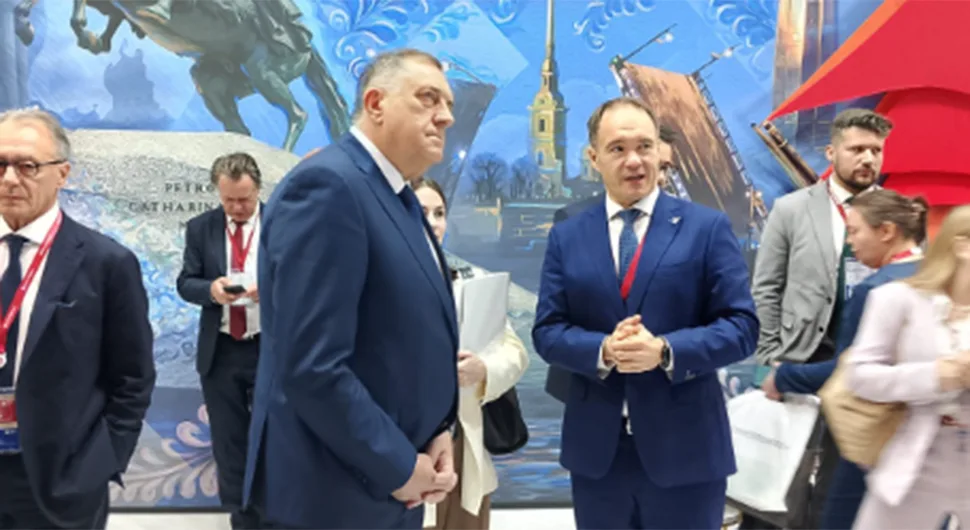 Предсједник Додик посјетио штанд Санкт Петербурга на Међународном економском форуму