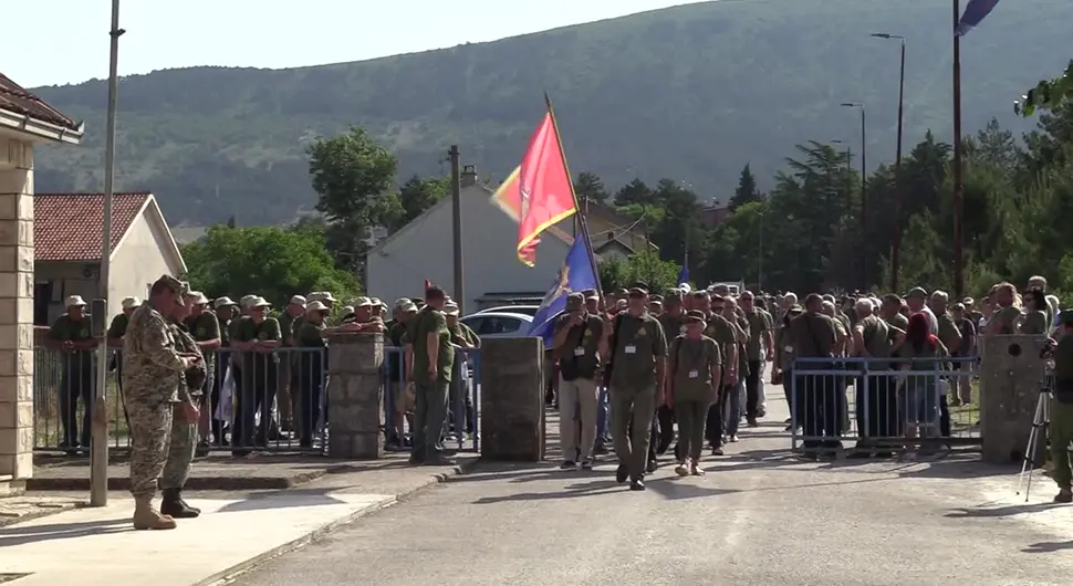 Билећки питомци поново на окупу: Вријеме пролази, али касарна се памти