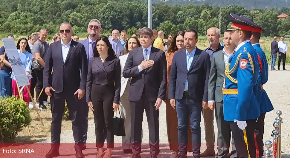 Благојевић положио вијенац у Бољанићу; Вулић: Велика част