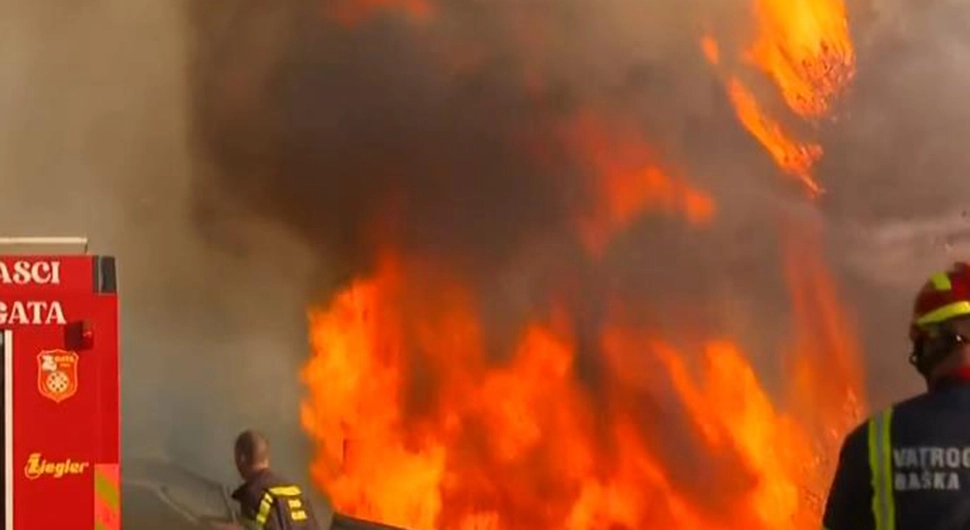 Ово све више личи на хорор филм: Букнула нова ватра, полиција нашла кључни доказ?