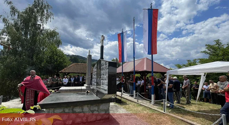 У Залазју почео парастос убијеним Србима