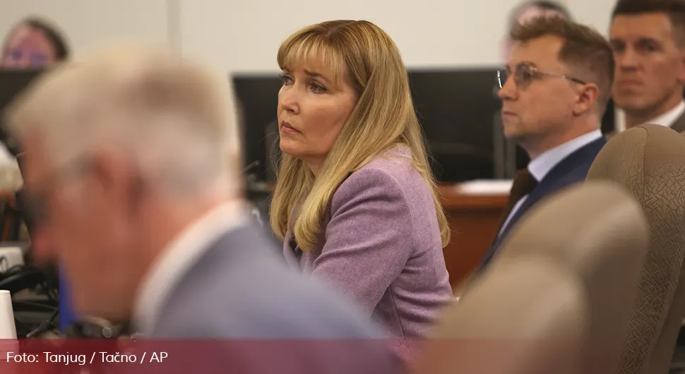 Сенаторка Минесоте затечена у подруму куће са пајсером