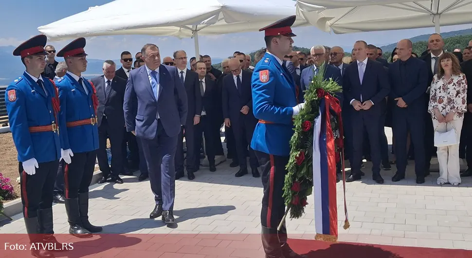 Служен помен и положени вијенци у знак сјећања на страдале устанике