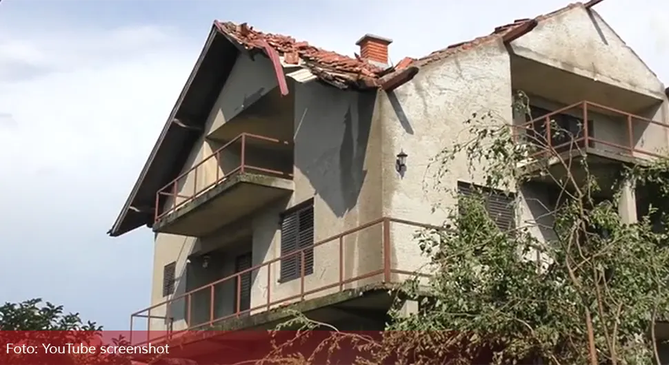 Незапамћено невријеме: Ишчупано преко 50 стабала, вјетар носио кровове
