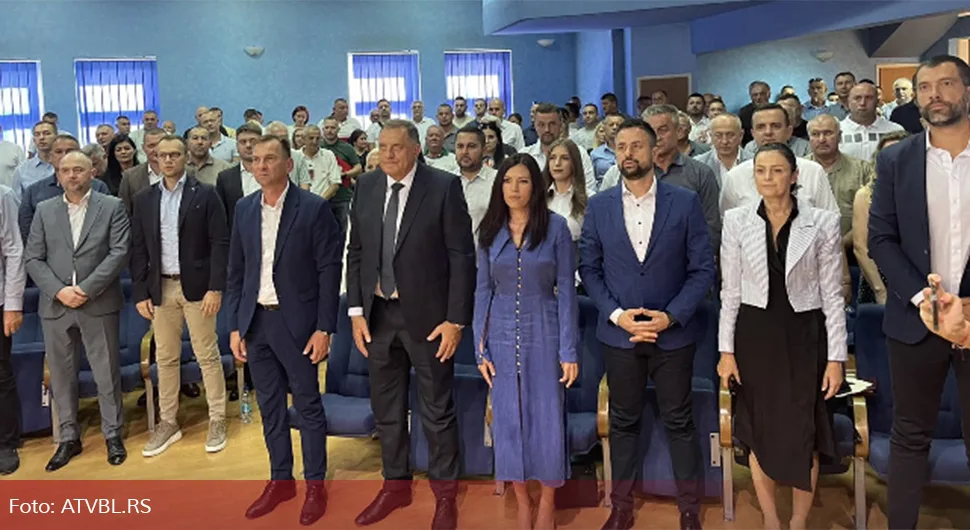 Додик присуствује општинској изборној конференцији странке у Угљевику