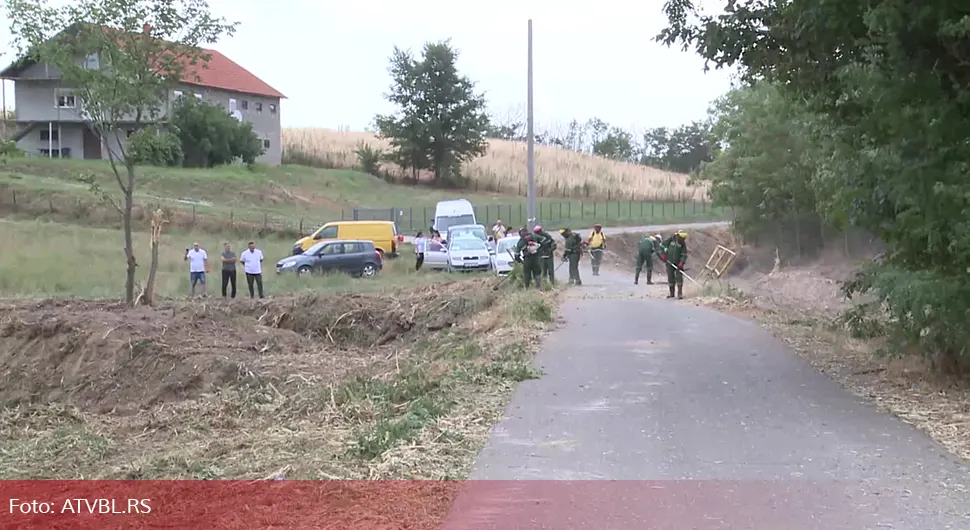 Смеће у каналу, растиње, непрегледан пут: Почела санација канала Глоговац