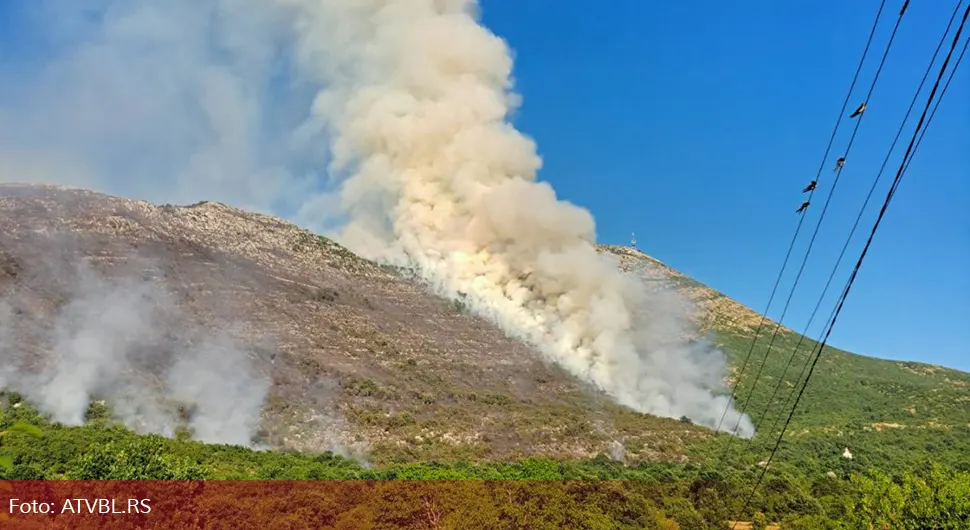 Гори око Требиња: Пожар се проширио, стигао хеликоптер МУП-а Српске