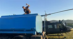 Хеликоптер Оружаних снага прискаче у помоћ ватрогасцима у Мостару