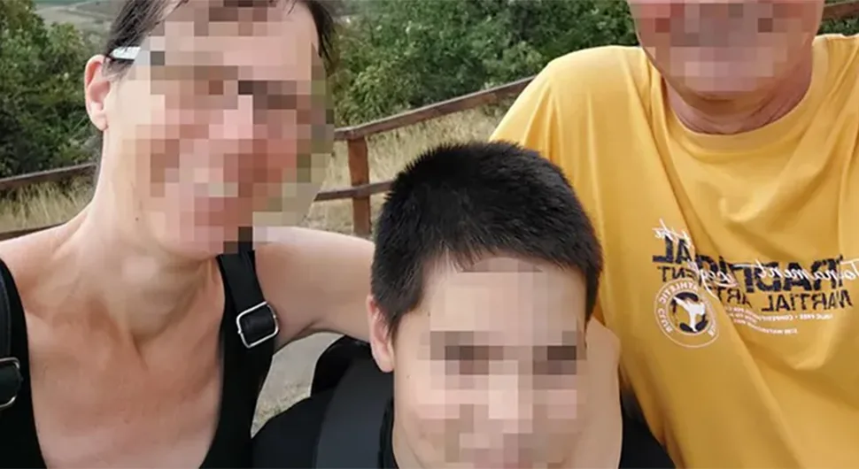 Дјечак који је клао маму и баку био љут на родитеље, па је све испланирао