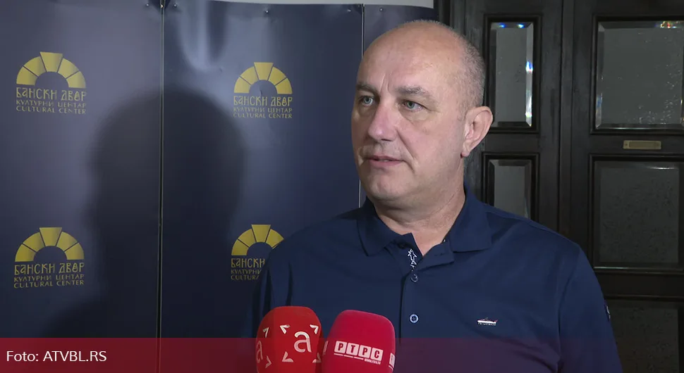 Дарко Савић најавио повлачење