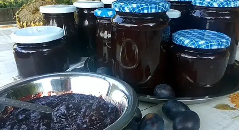 Колико кошта тегла пекмеза