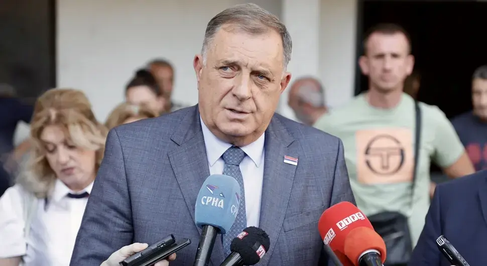 Додик у Власеници: Милион марака помоћи породицама које су у пожару остале без крова над главом