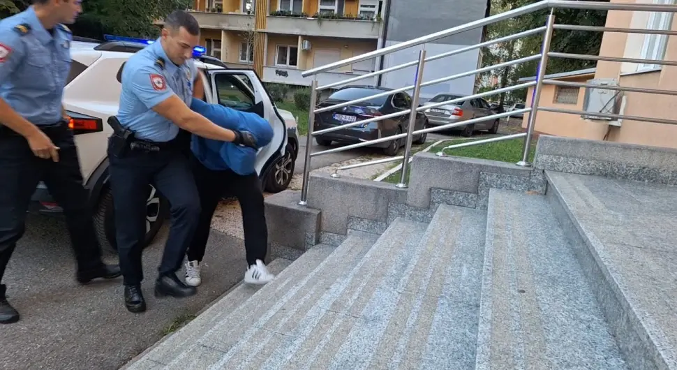 Мушкарац који је пријетио судији спроведен у тужилаштво