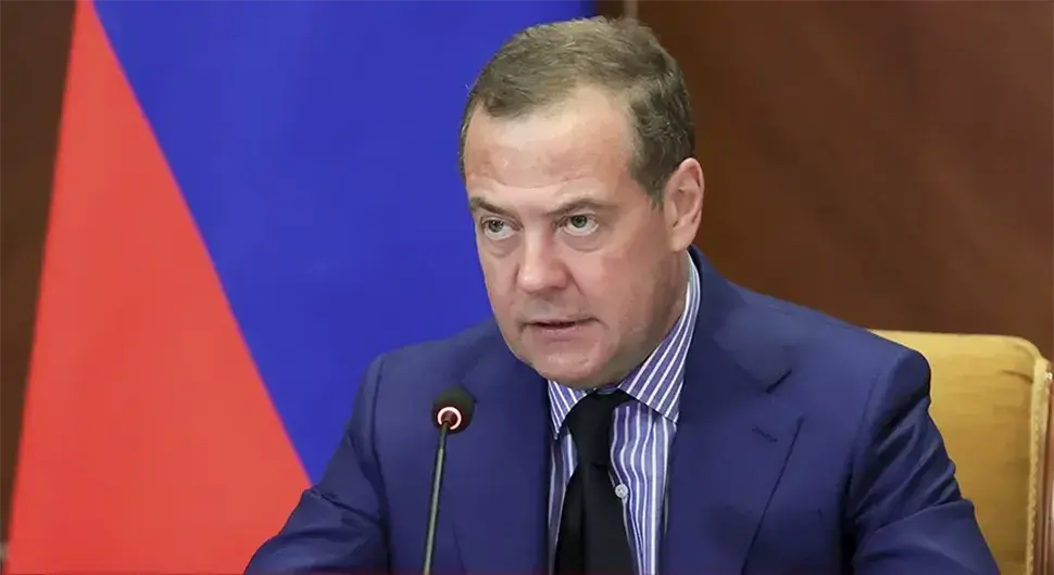 Медведев: НАТО трупе не могу у мировне снаге