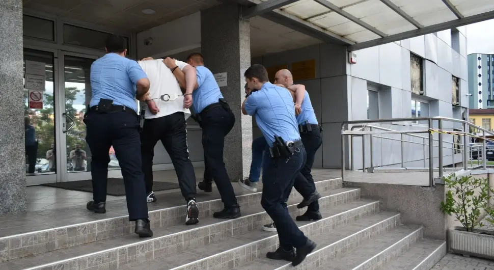 Напали полицију: Јовићи спроведени у ОЈТ Бањалука