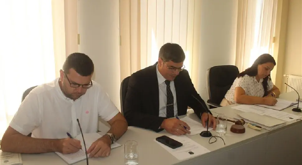 Србац: Једногласна подршка предсједнику Додику, опозиција није присуствовала