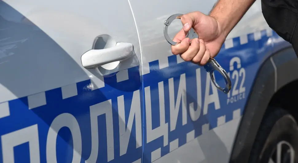 Теслићанину одузет ”спид”, при хапшењу напао полицајце