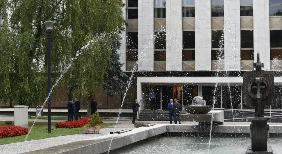 Огласио се МУП након евакуације НСРС