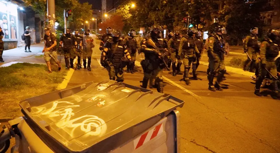 Ухапшено 16 учесника протеста у Београду