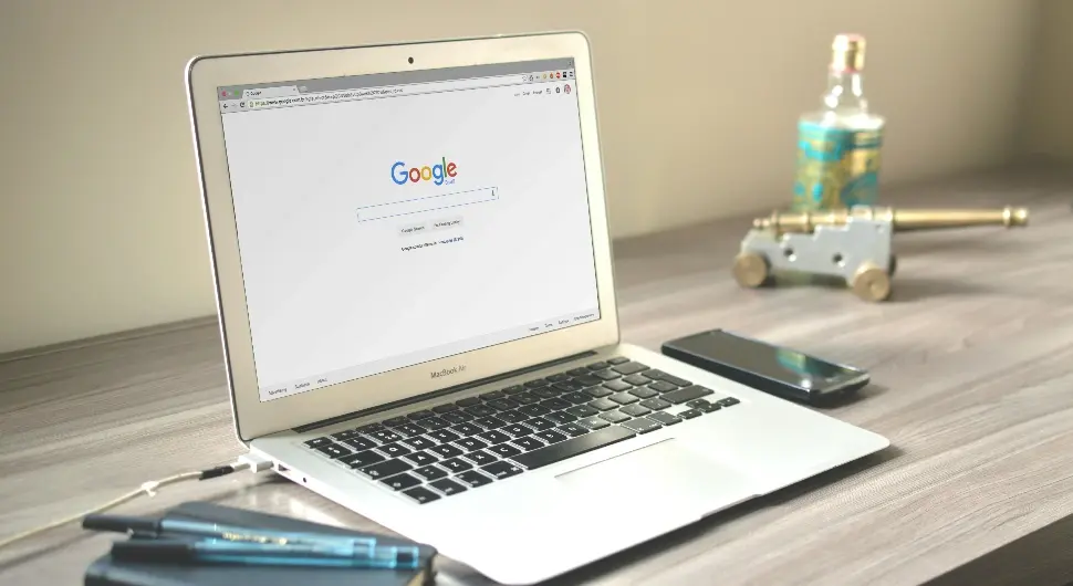 Laptop, Google