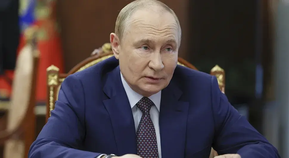 Познато гдје се налази Путин пред састанак са Трампом