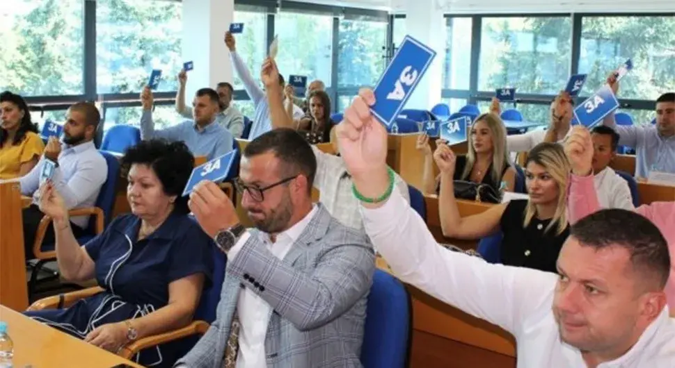 И Лакташи једногласно уз Додика: Одборници одбацили пресуду предсједнику Српске