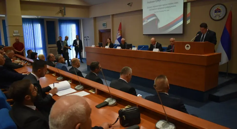 PARLAMENTARNA-SJEDNICA-SRPSKA-SRBIJA-180925