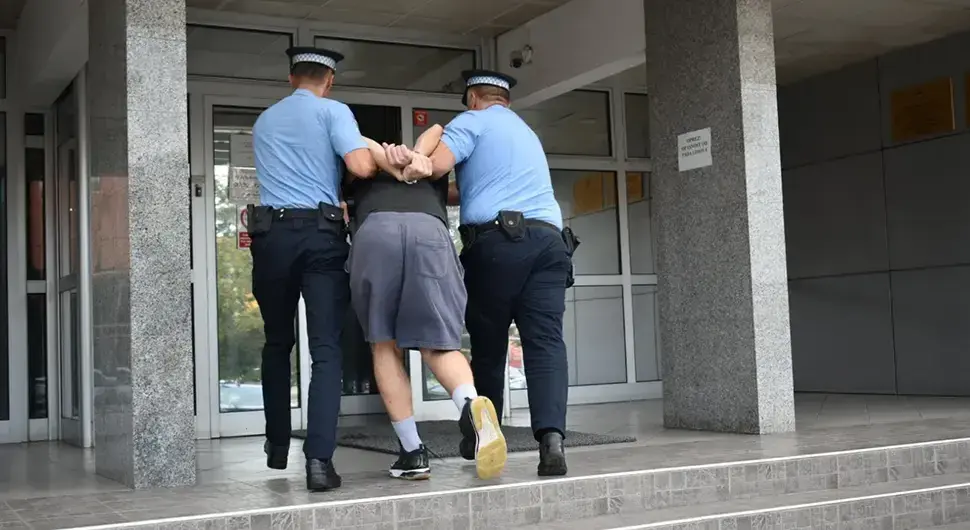 Ужас у Градишци: Због обљубе двије малољетнице ухапшено пет мушкараца!