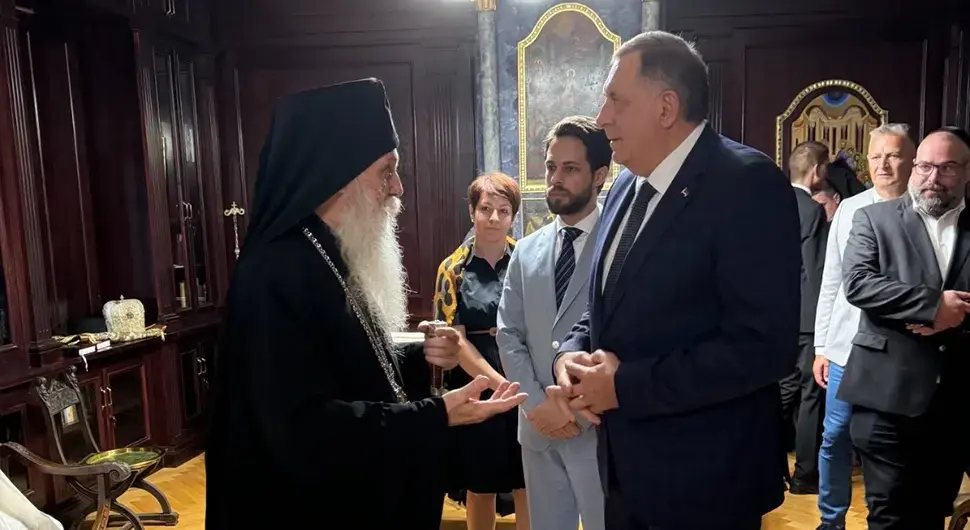 Додик: Љубав српског народа према цркви јача од свега
