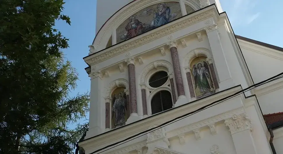 "Обновљени храм Свете Тројице свједочи да је Божија љубав јача од разарања "