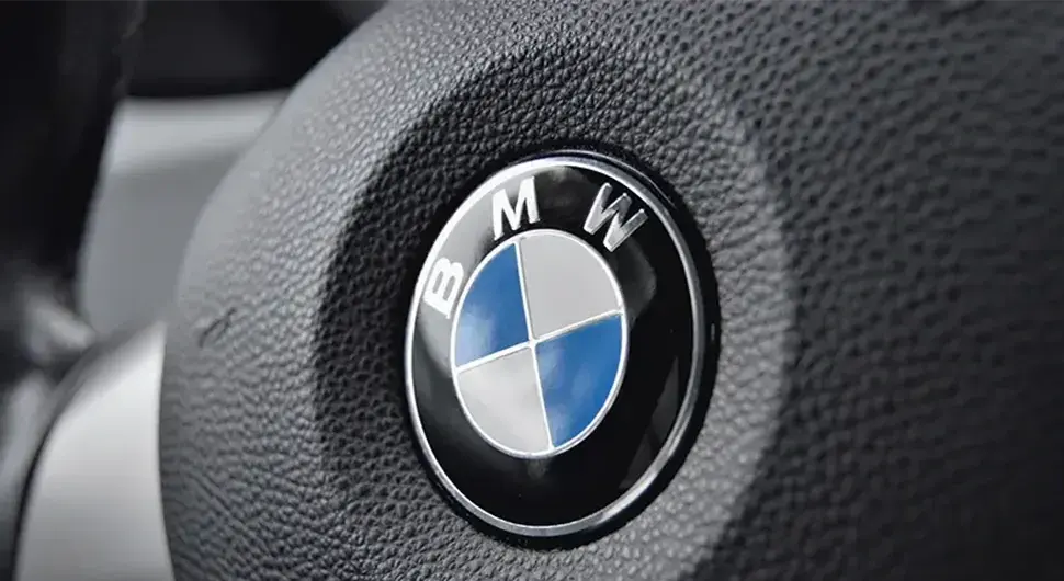 BMW повлачи скоро 14.000 возила у Низоземској