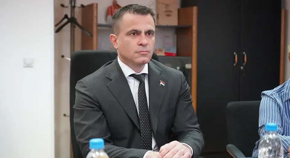 Министар Милићевић ургентно примљен у болницу
